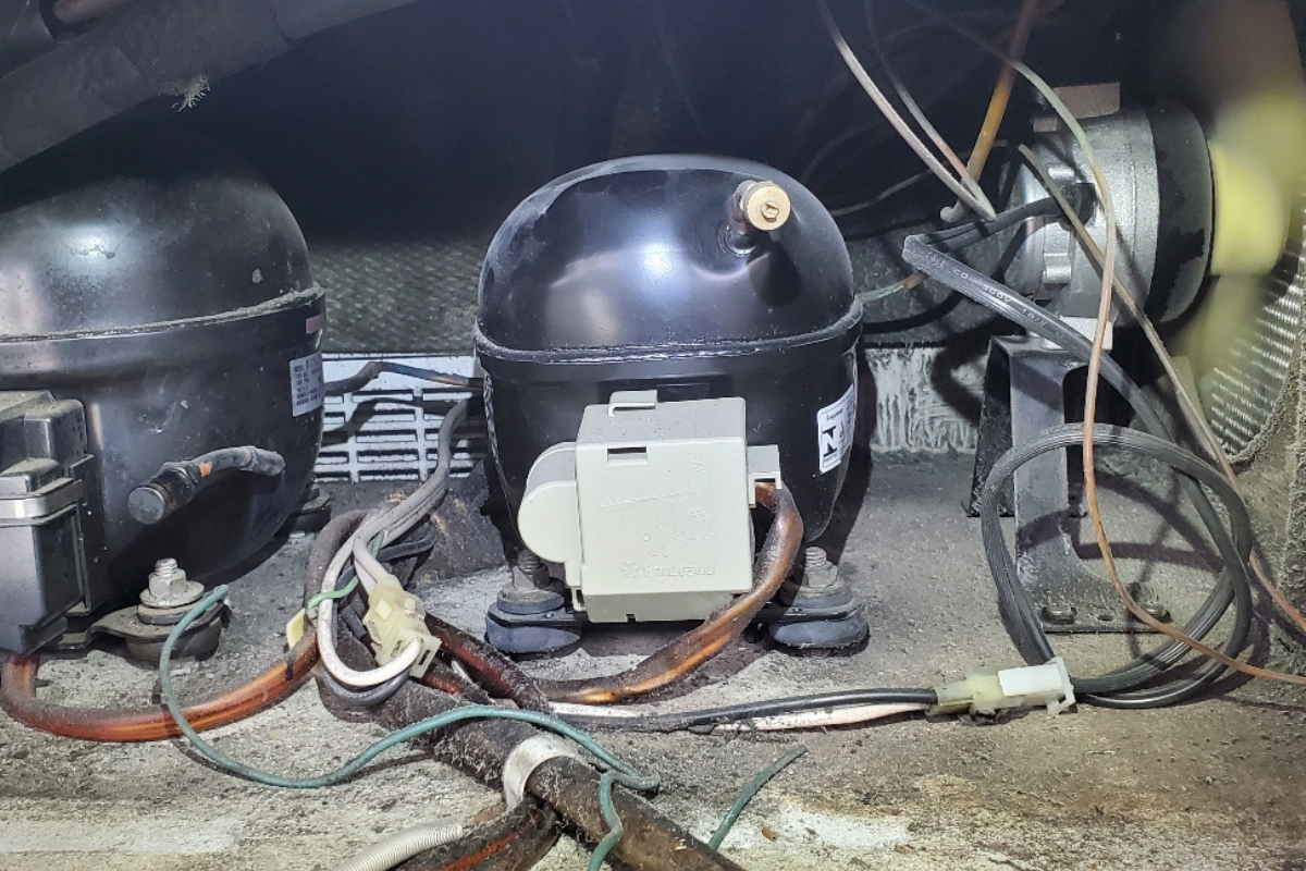 refrigerator compressor that can overheat from dirty coils